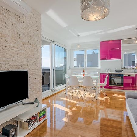 노바야 Fucshia Dreams, Brand New Penthouse For 8 아파트 외부 사진