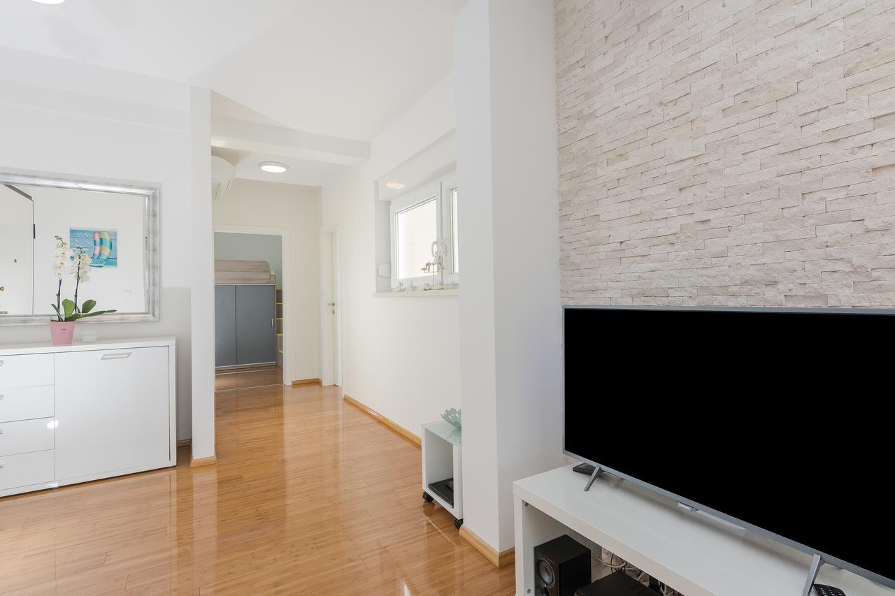 노바야 Fucshia Dreams, Brand New Penthouse For 8 아파트 외부 사진