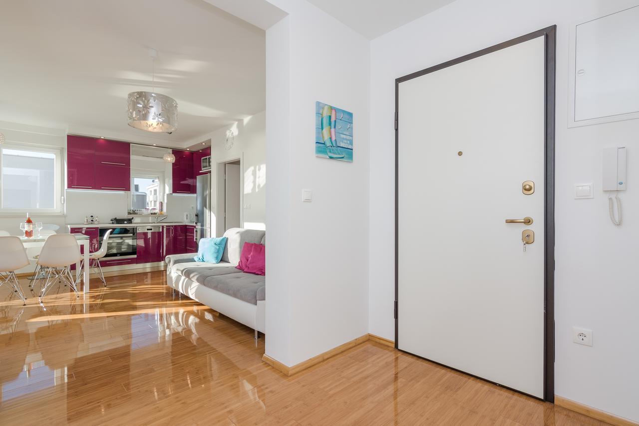 노바야 Fucshia Dreams, Brand New Penthouse For 8 아파트 외부 사진